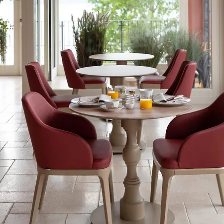 Leopardi 4s - Adults Only