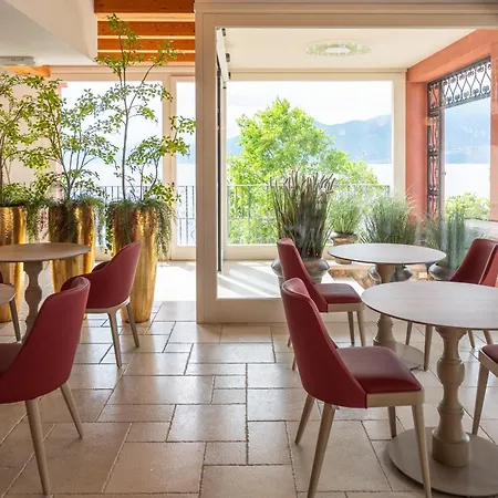 Leopardi 4s - Adults Only 4*