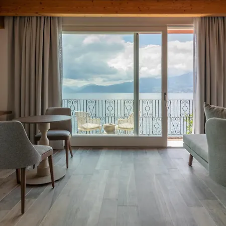 Leopardi 4s - Adults Only 4*