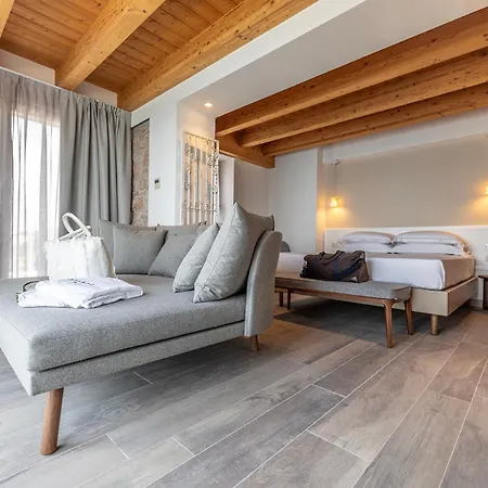 Отель Leopardi 4s - Adults Only Торри-дель-Бенако